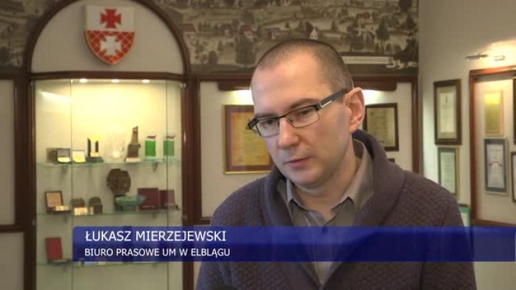 ratusz_sie_zbroi.mp4