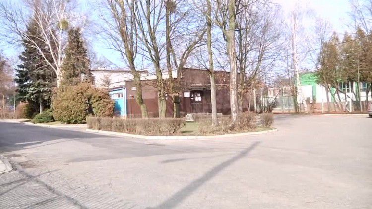 rozbuduja_budynek_klubowy.mp4