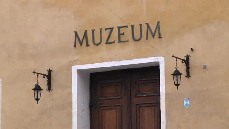 muzeum_czeka_na_remont.mp4