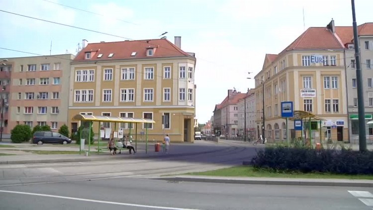 chca_sprzedac_budynek_po_banku.mp4
