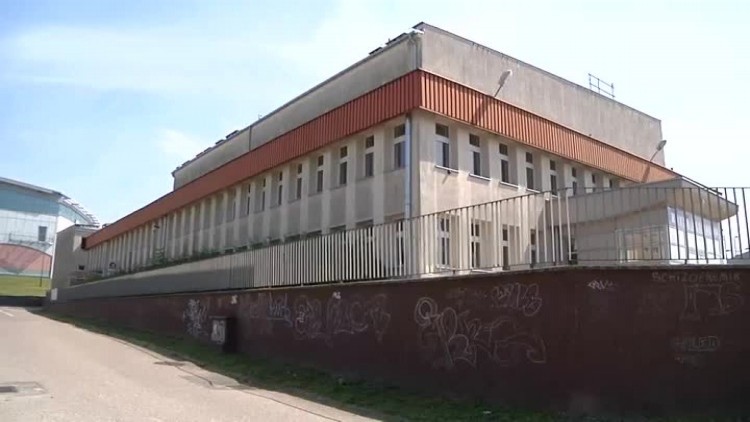 plywalnia_doczeka_sie_remontu.mp4