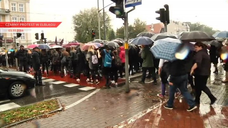 bez_komentarza_czarny_protest.mp4