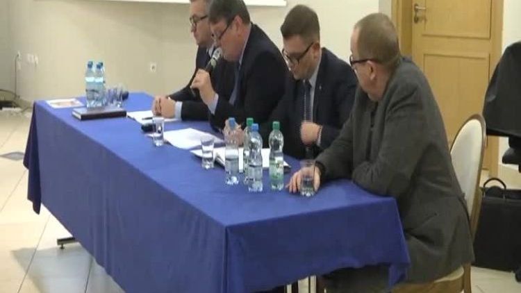 flesz_prezydent_spotkal_sie_z_mieszkancami_starowki.mp4
