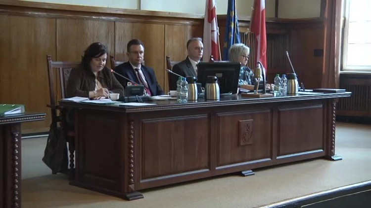 o_czym_rozmawiaja_radni.mp4