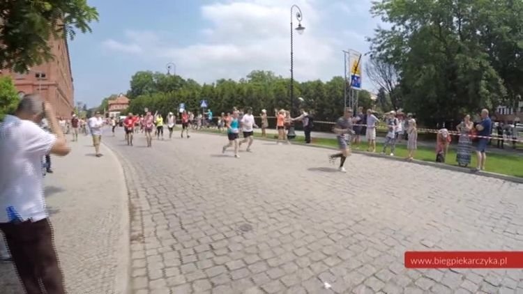 flesz_bieg_piekarczyka.mp4