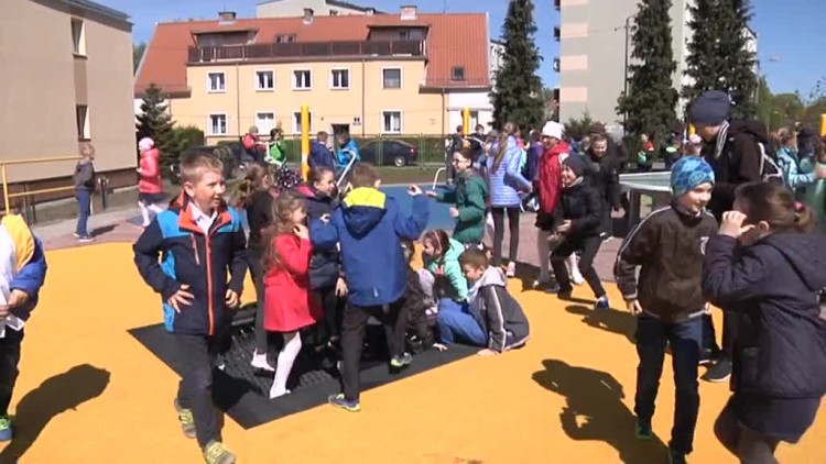 kompleks_sportowy_przy_sp_19_juz_gotowy.mp4