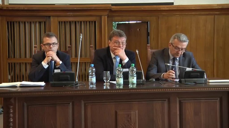 sesja_nadzwyczajna_16pdz.mp4