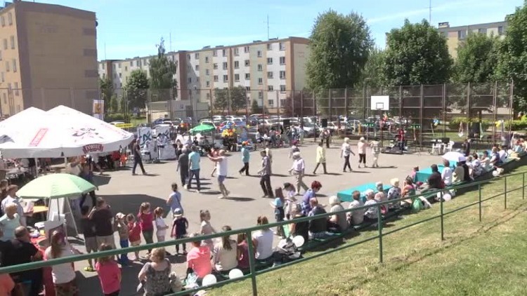 osiedlowy_festyn_dla_mieszkancow.mp4
