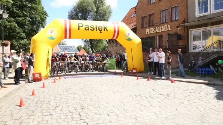 rowerzysci_opanowali_paslek.mp4