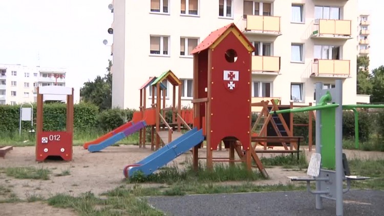 zabawa_z_zabytkami_w_tle.mp4