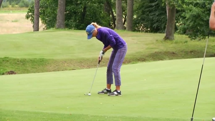 golf_idzie_w_parz_z_pomaganiem.mp4