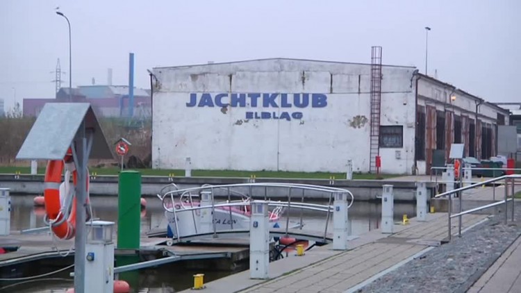 hangar_przy_radomskiej_czeka_remont.mp4