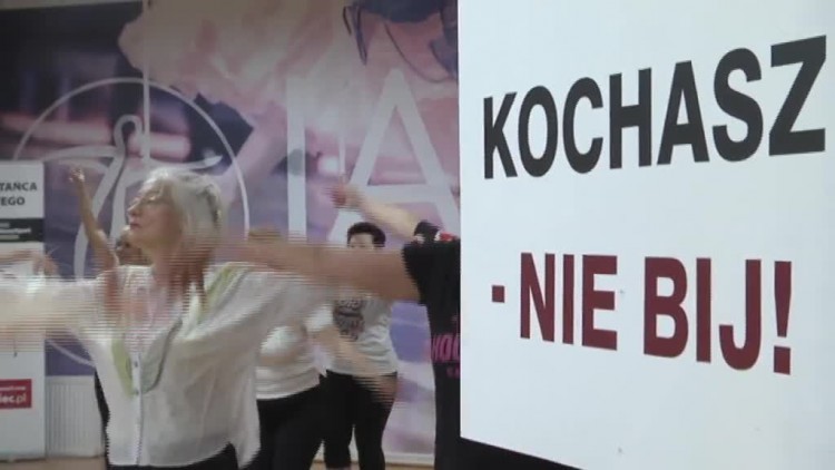 zatancz_i_powiedz_nie_przemocy_wobec_kobeit.mp4