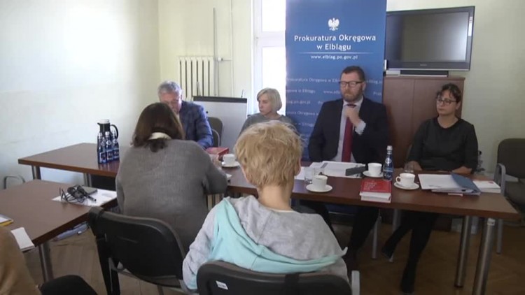 prokuratura_pracuje_pelna_para.mp4