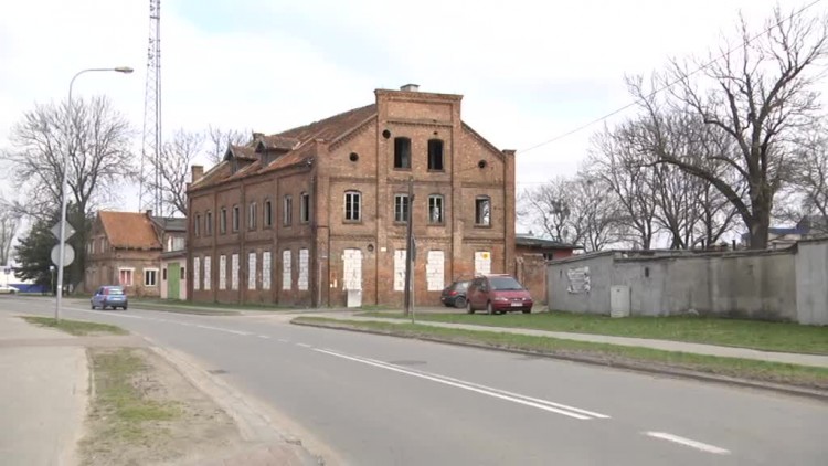 historyczny_budynek_polaczy_mieszkancow.mp4