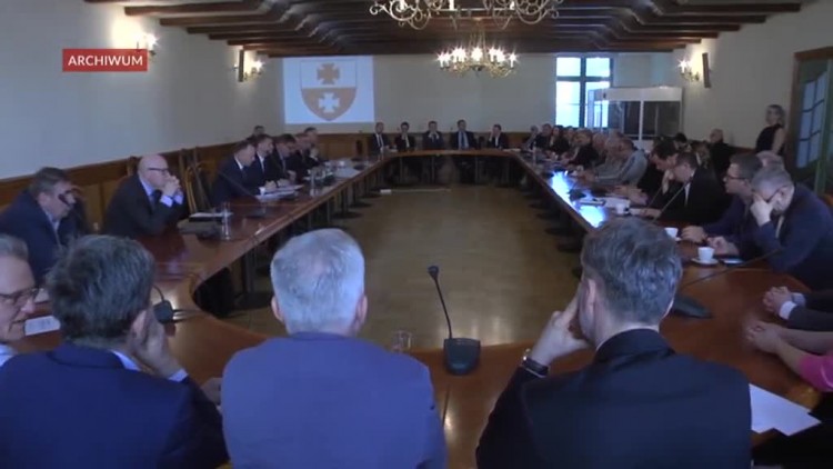 goraca_debata_na_temat_cieplownictwa.mp4