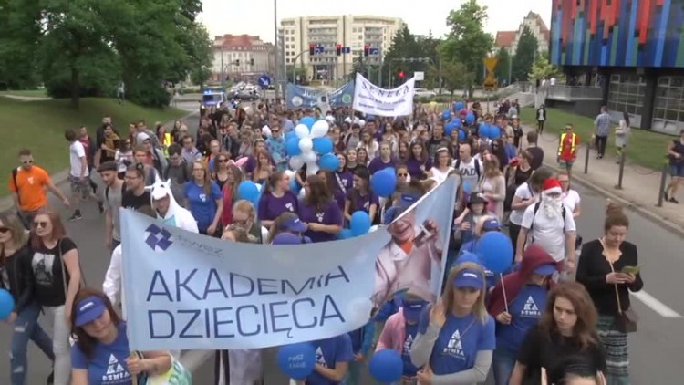 studenci_rzadza_miastem.mp4