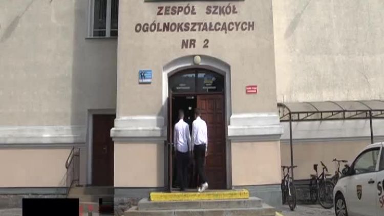 uczniowie_uslyszeli_pierwszy_dzwonek.mp4