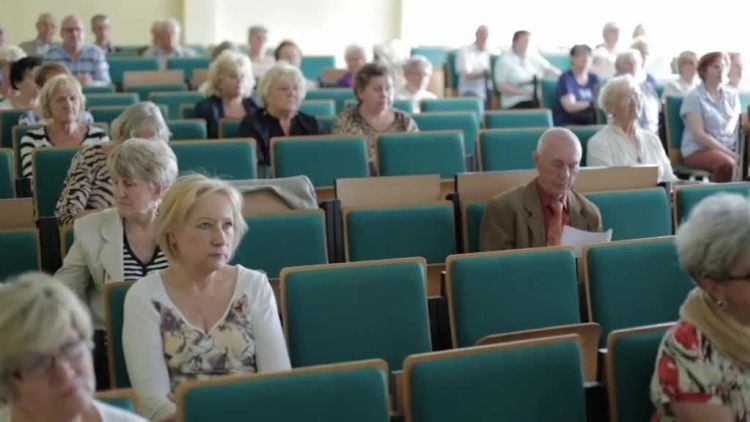 dojrzali_studenci_rozpoczeli_rok_akademincki.mp4