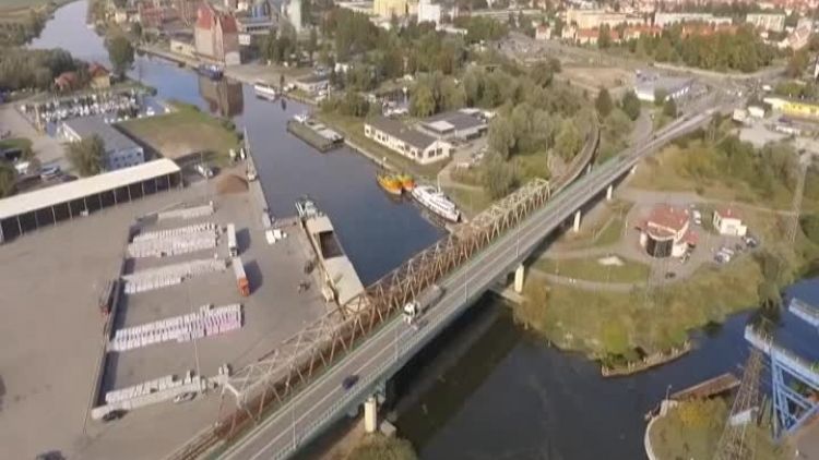 jerzy_wcisla_ten_kanal_bedzie_wydmuszka.mp4