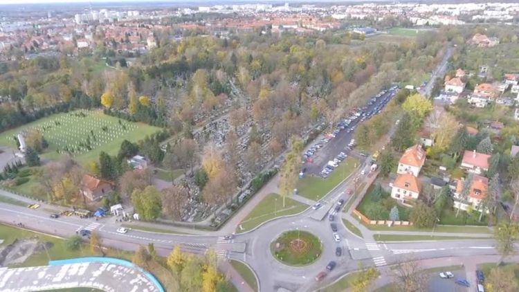 komunikacja_na_wszystkich_swietych.mp4