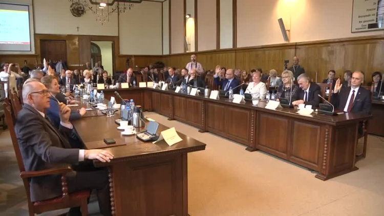 nowo_wybrani_radni_musza_zlozyc_oswiadczenia_majatkowe_ynlhns0fq9co0o_.mp4