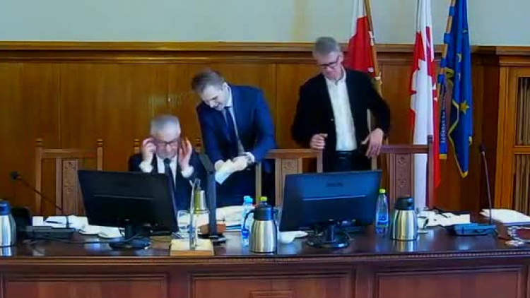 rada_miejska_movie_odc1_poprawny.mp4