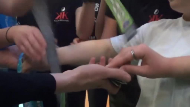 dzieciaki_graja_w_rugby.mp4