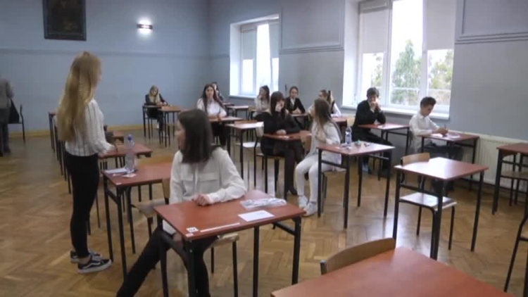10042019_wyd772.mp4