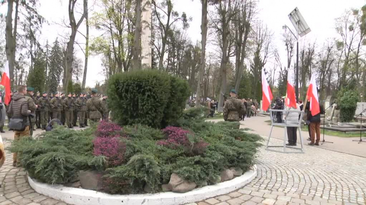 elblag_uczcil_ofiary_katastrofy_smolenskiej.mp4