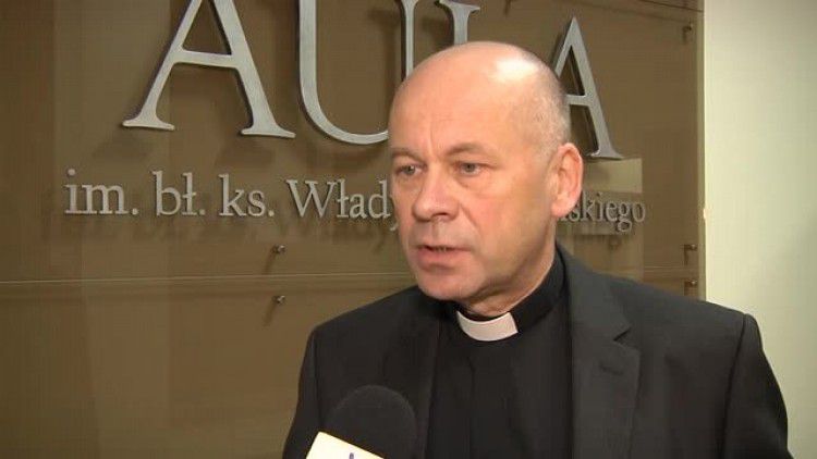 media-materialy_wideo-2016-marzec-02-rozmawiali_o_ksiegach_metrykalnych