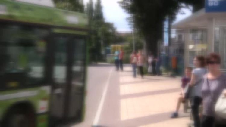 autobusy_pod_lupa_policjantow.mp4